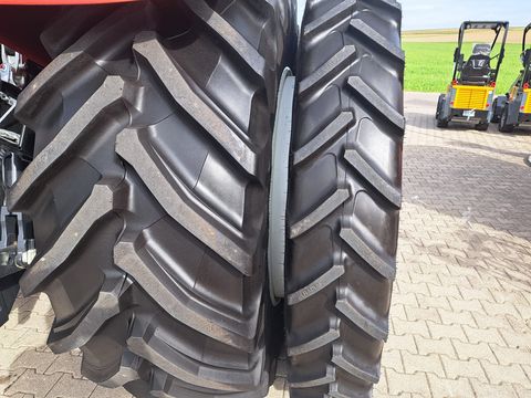 BKT 300/95R52+270/95R38