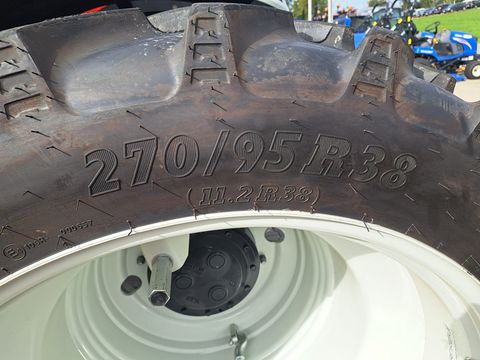 BKT 300/95R52+270/95R38
