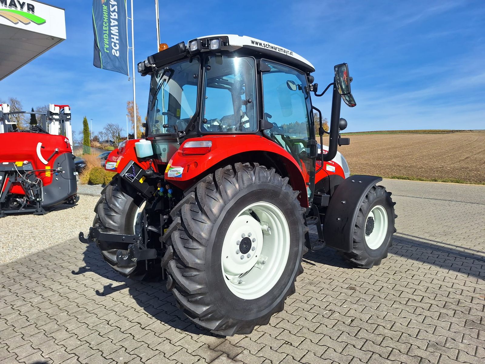 Steyr 4075 Kompakt S (Stage V) 3