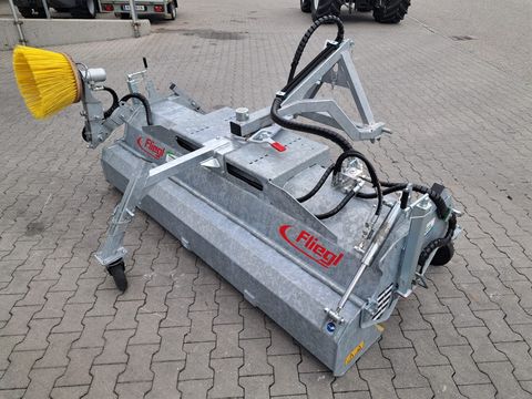 Fliegl Kehrmaschine 2300