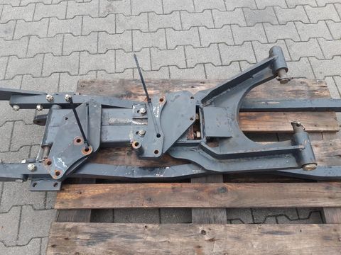 Sonstige Hinterachsabstützung zu Steyr Kompakt 495