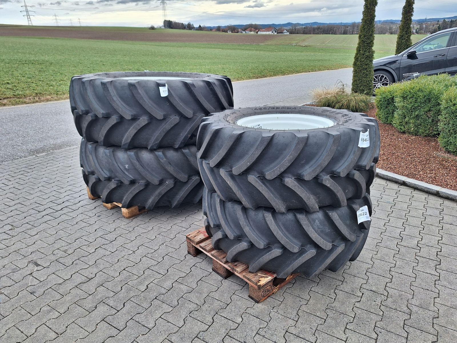Firestone 600/65R34+480/65R24 2