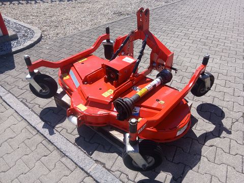 Holder C 240 mit Scheefräse, Schneeschild und Sichelmäh