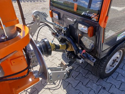 Holder C 240 mit Scheefräse, Schneeschild und Sichelmäh