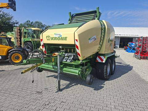 Krone CF 155 XC mit 26 Messer und Ballenaufsteller