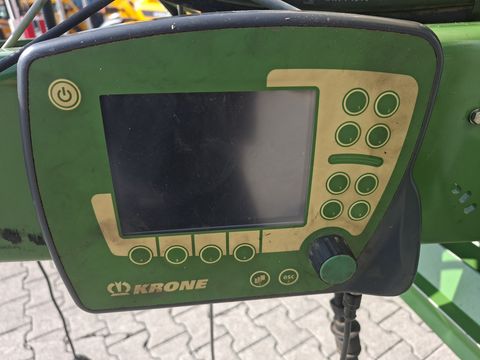 Krone CF 155 XC mit 26 Messer und Ballenaufsteller