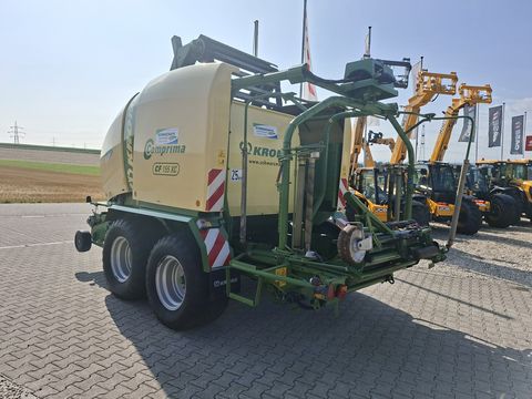 Krone CF 155 XC mit 26 Messer und Ballenaufsteller
