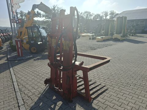 Strautmann Hydrofix Blockschneider mit Hubgerüst