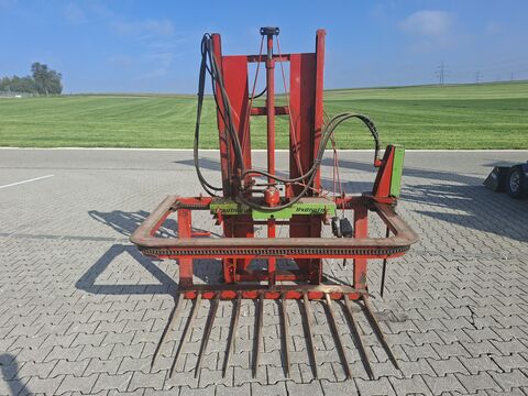 Strautmann Hydrofix Blockschneider mit Hubgerüst