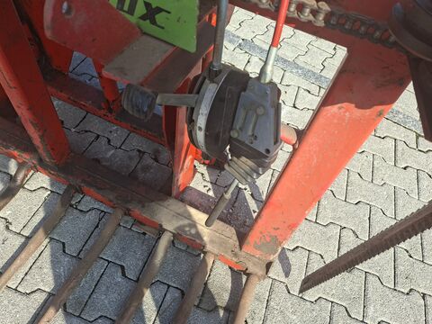 Strautmann Hydrofix Blockschneider mit Hubgerüst