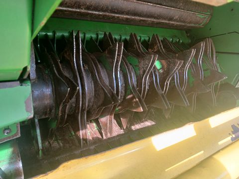 John Deere 678
