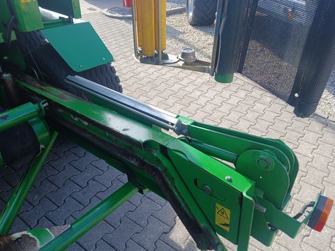John Deere 678