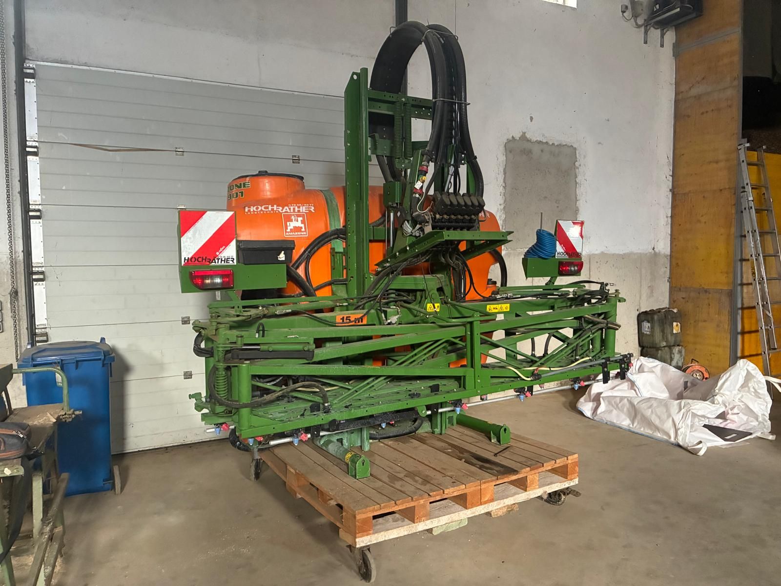 Amazone UF 901 mit 15m Spritzgestänge 1
