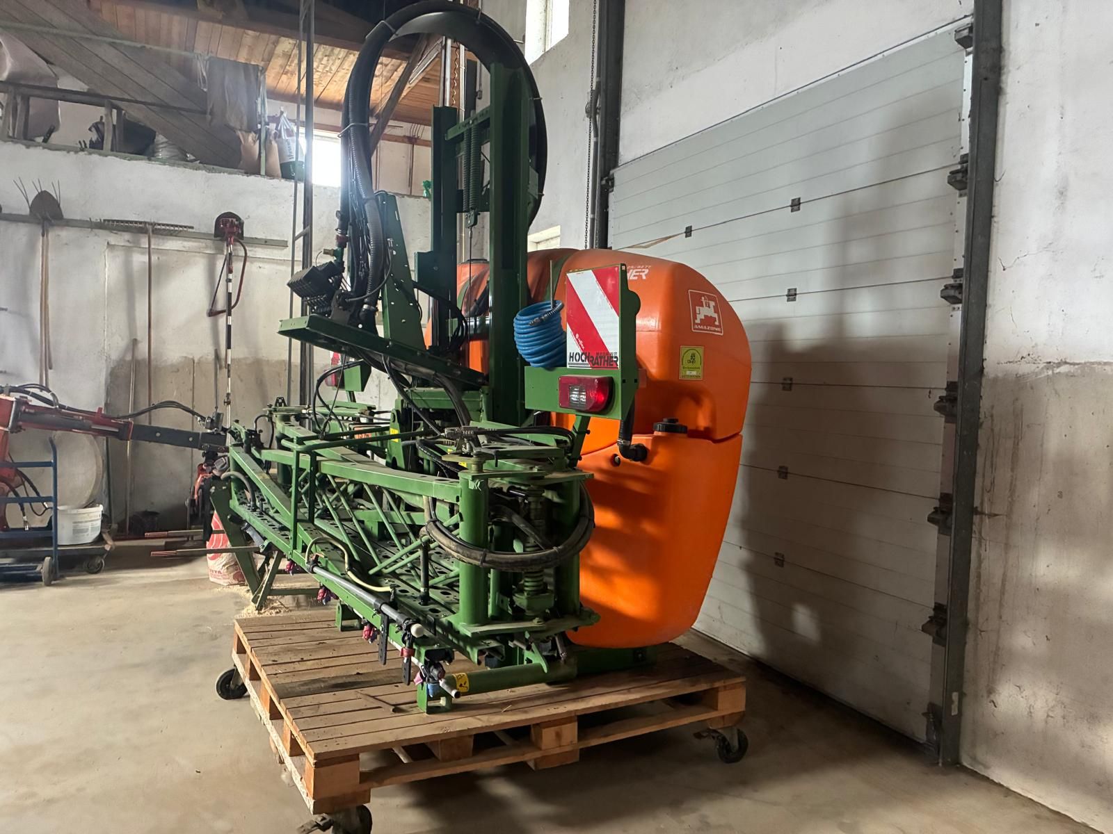 Amazone UF 901 mit 15m Spritzgestänge 2