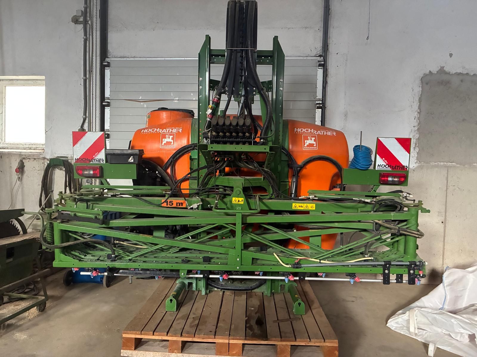 Amazone UF 901 mit 15m Spritzgestänge 3
