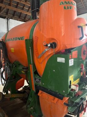 Amazone UF 901 mit 15m Spritzgestänge