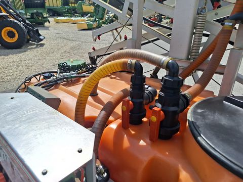 Jessernigg A 800 mit 12m hydraulisch klapppbaren Spritzgest