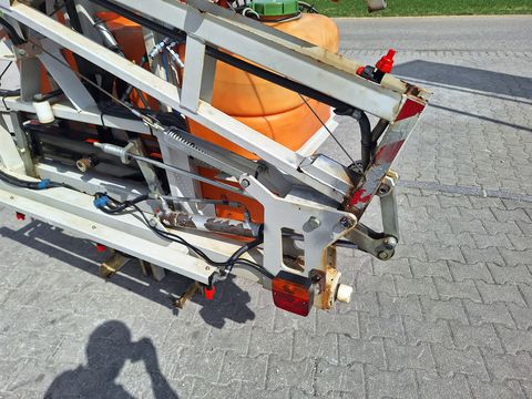 Jessernigg A 800 mit 12m hydraulisch klapppbaren Spritzgest