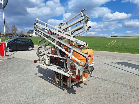 Jessernigg A 800 mit 12m hydraulisch klapppbaren Spritzgest