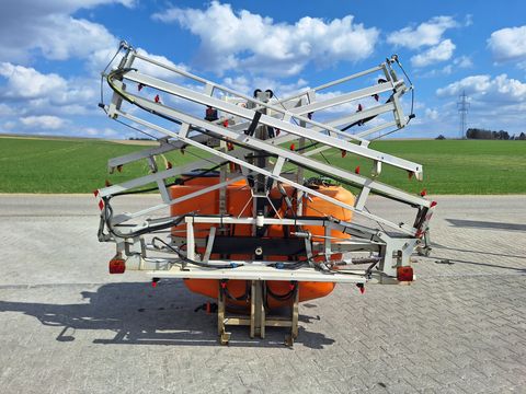 Jessernigg A 800 mit 12m hydraulisch klapppbaren Spritzgest