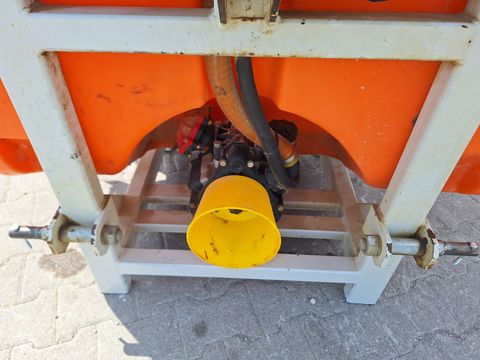 Jessernigg A 800 mit 12m hydraulisch klapppbaren Spritzgest