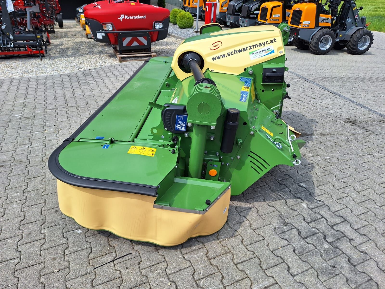 Krone EasyCut F 320 CV geschoben  2