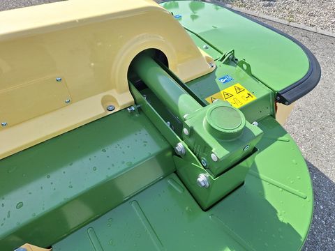 Krone EasyCut F 320 (2GEN) geschoben