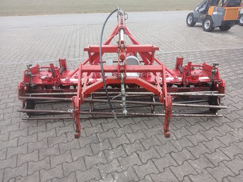 Lely Terra 250 mit hydr. Anbauteilen