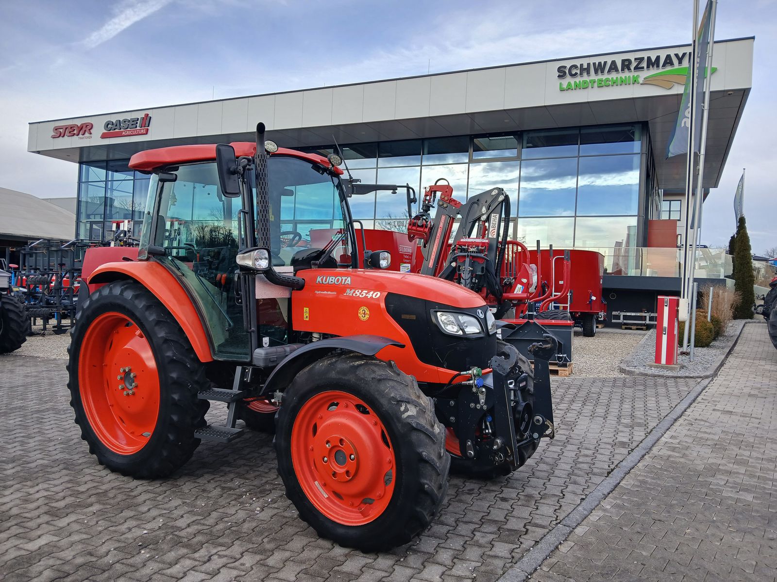 Kubota M8540 1