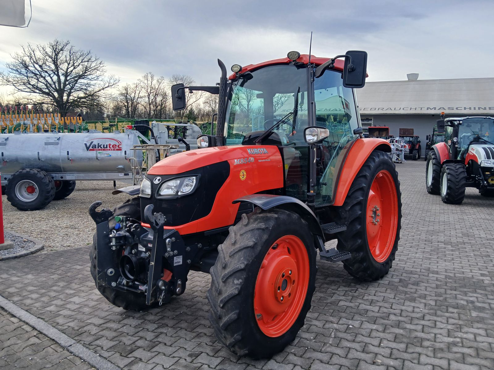 Kubota M8540 2