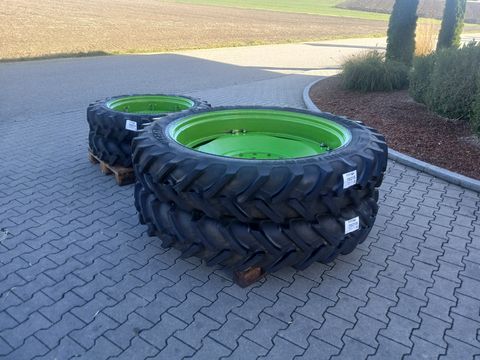 Sonstige 300/95R46 + 230/95R32