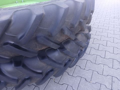 Sonstige 300/95R46 + 230/95R32