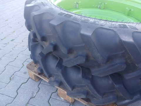 Sonstige 300/95R46 + 230/95R32