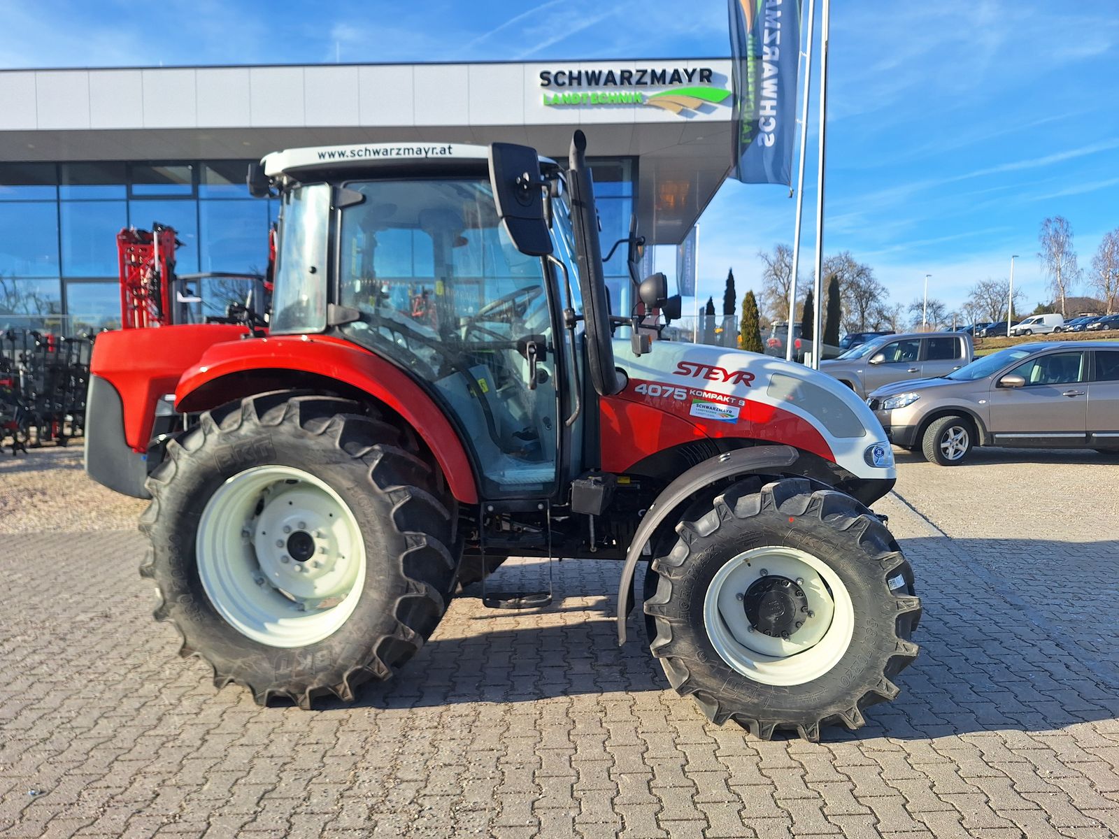 Steyr 4075 Kompakt S (Stage V) 2