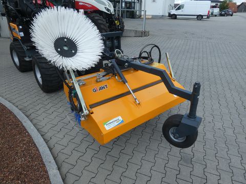 Sonstige Giant Kehrmaschine 1350