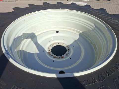 Trelleborg 710/60R42+600/60R30 Kompletträder