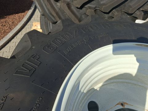 Trelleborg 710/60R42+600/60R30 Kompletträder