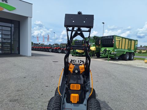 Giant GS900 SKID