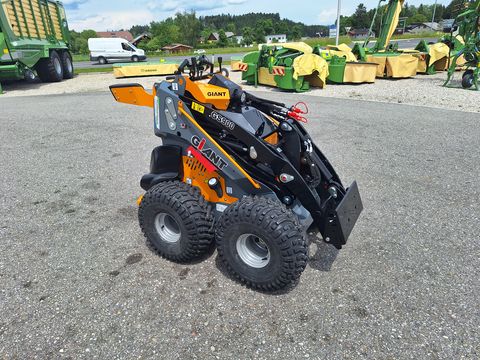 Giant GS900 SKID