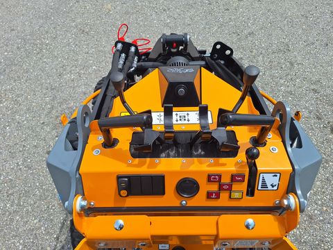 Giant GS900 SKID