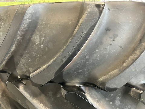 Firestone 710/70R38+600/65R28 Kompletträder