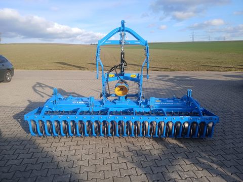 Lemken Zirkon 8/300 mit hydr. Anbauteilen