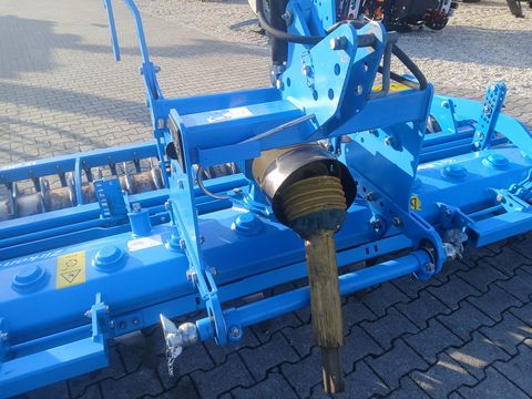Lemken Zirkon 8/300 mit hydr. Anbauteilen