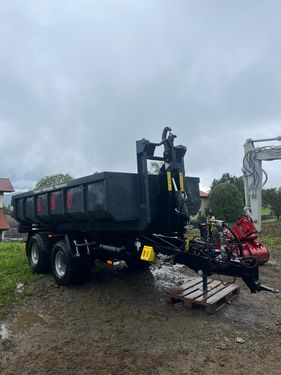 Pronar T185/1 mit Baucontainer 