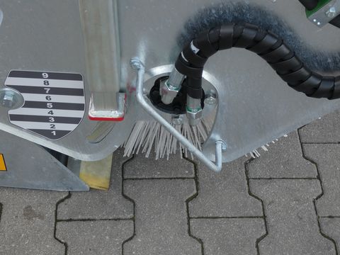Sonstige Fliegl AgroCenter Kehrmaschine 2300