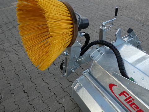Sonstige Fliegl AgroCenter Kehrmaschine 2300