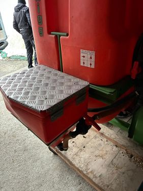 Jessernigg Prolight 1400 mit 15m hydr. klappbaren Spritzges