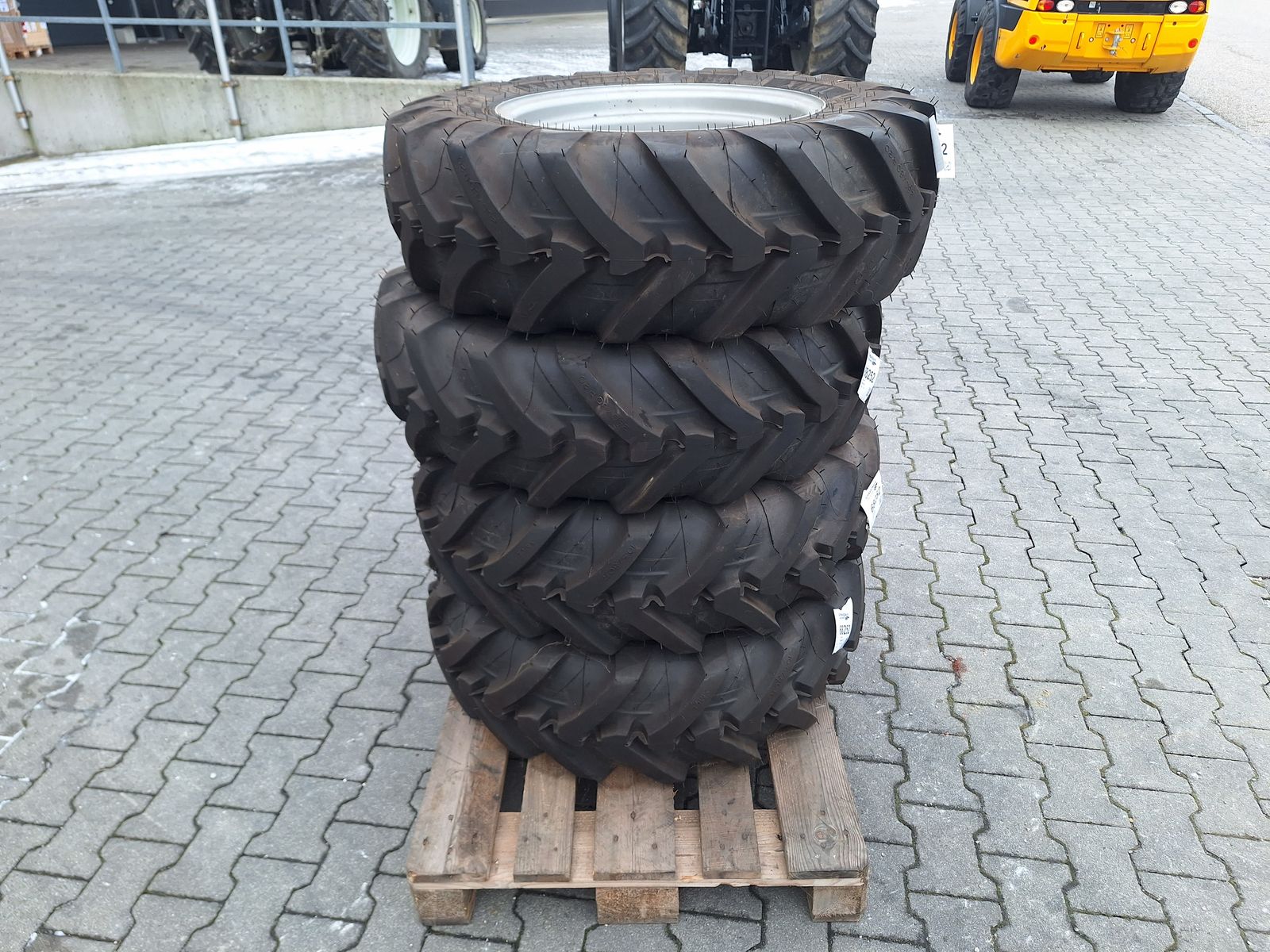 Michelin 280/80R20  3