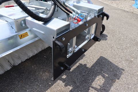 Sonstige Fliegl AgroCenter Kehrmaschine 2300 
