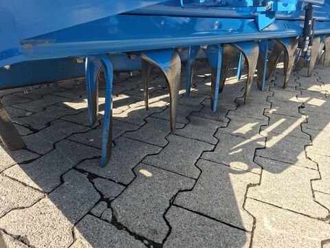 Lemken Zirkon 8/300 mit hydr. Anbauteilen